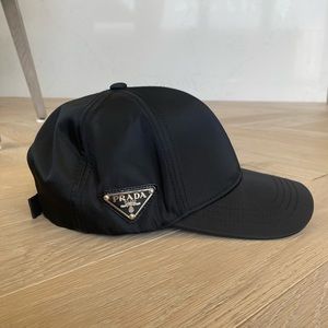 Prada baseball cap (adjustable size)